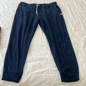 Vuori joggers in ash navy blue